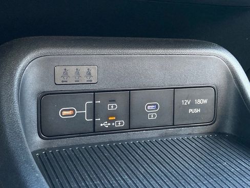 Used 2025 Hyundai Kona SEL image 25