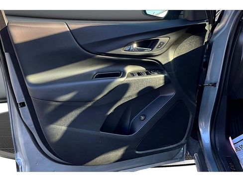 Used 2024 Chevrolet Equinox LT image 23