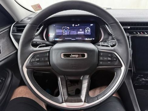 Used 2023 Jeep Grand Cherokee Limited AWD/4WD image 27