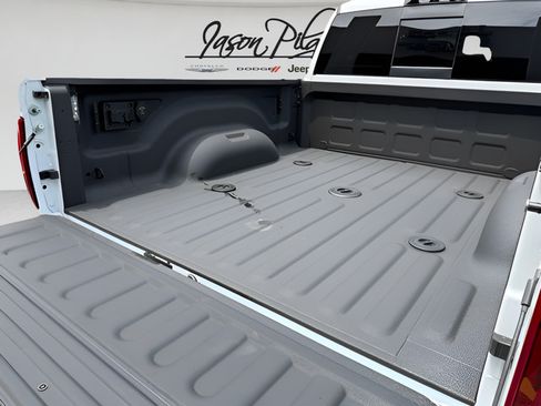 Used 2026 RAM 2500 Laramie AWD/4WD image 9