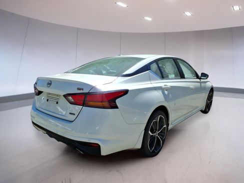 Used 2024 Nissan Altima 2.5 SR AWD/4WD image 4