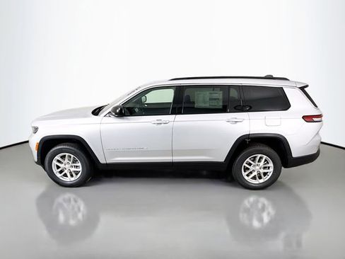 New 2025 Jeep Grand Cherokee L Laredo image 4