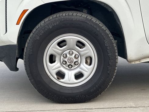 Certified 2023 Nissan Frontier S image 34