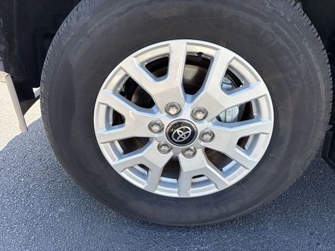 Used 2024 Toyota Tacoma SR image 9