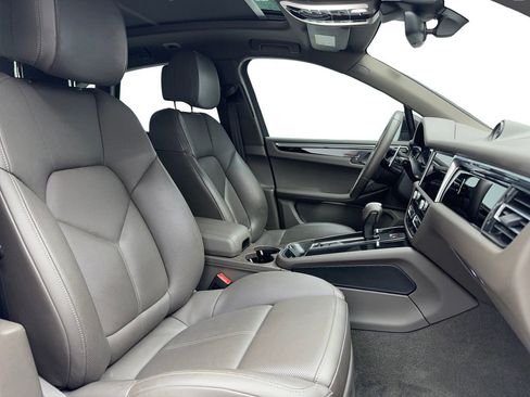 Used 2023 Porsche Macan image 14