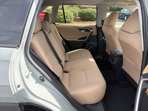 Certified 2020 Toyota RAV4 XLE w/ Convenience Package image 27