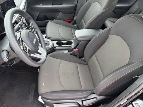 Used 2023 Kia Forte LXS w/ LXS Technology Package FWD image 5