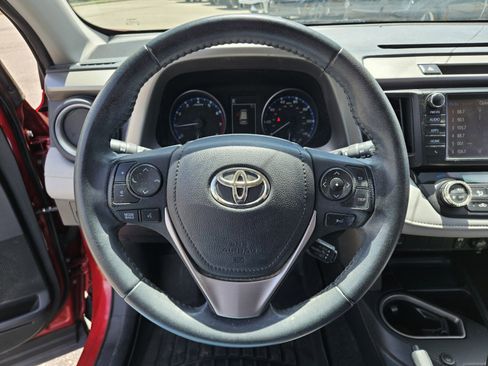 Used 2017 Toyota RAV4 XLE FWD image 25