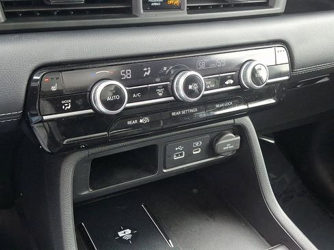 Used 2023 Honda Pilot Touring image 16