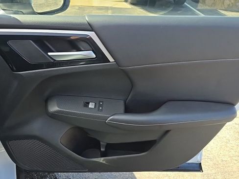 Used 2023 Mitsubishi Outlander SE AWD/4WD image 33