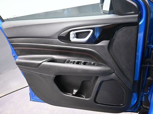 Used 2025 Jeep Compass Trailhawk image 20