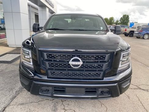 Used 2024 Nissan Titan SV w/ SV Convenience Package image 4