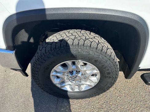 Used 2020 Chevrolet Silverado 2500 LT w/ Convenience Package AWD/4WD image 13