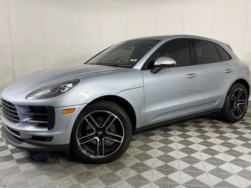 Used 2020 Porsche Macan AWD/4WD image 1