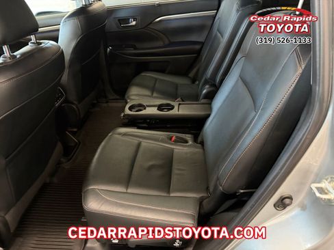 Used 2019 Toyota Highlander Limited image 10