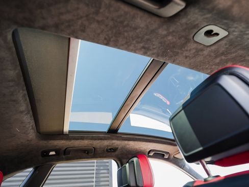 Certified 2018 Porsche Macan Turbo image 29