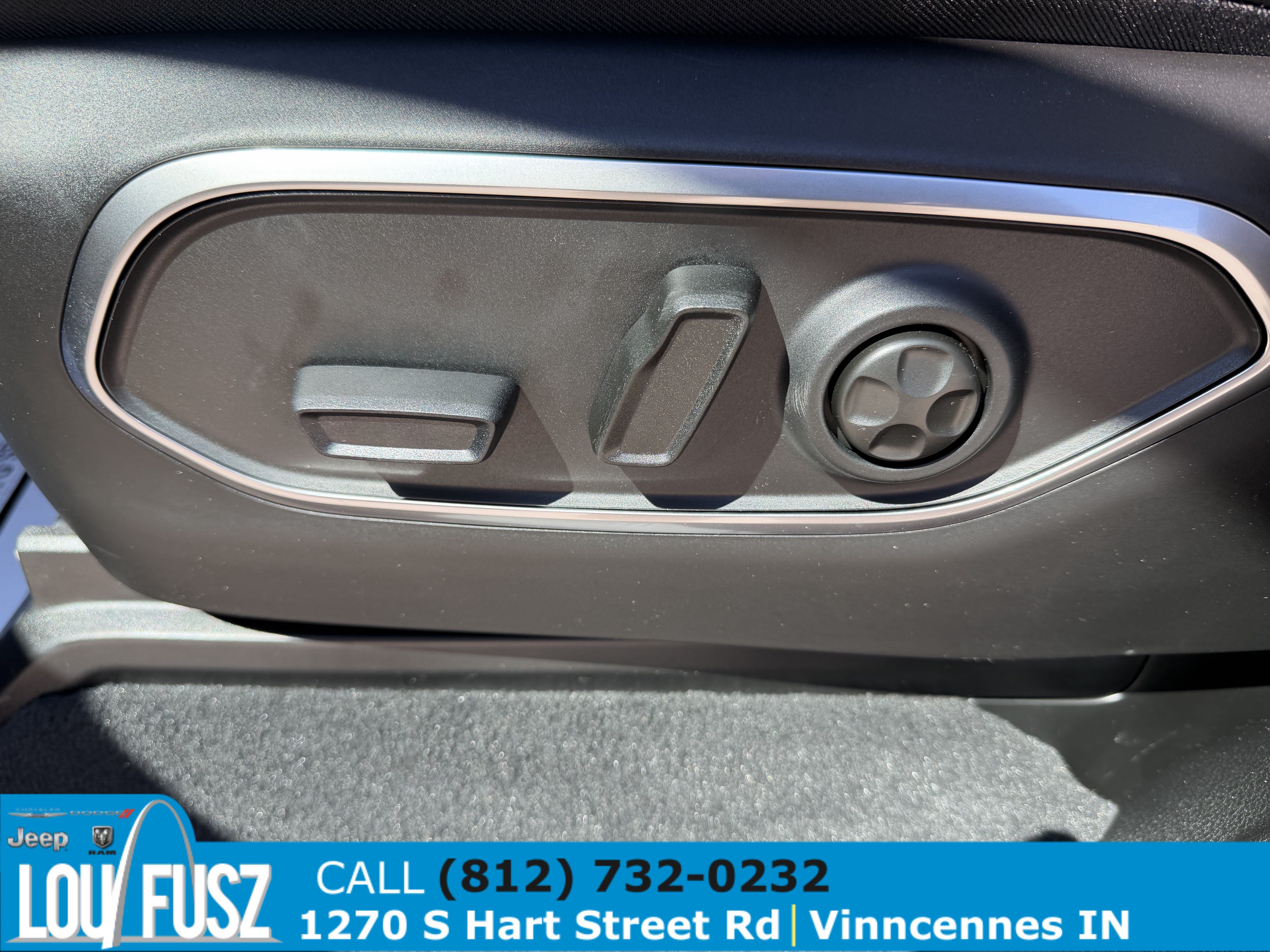 New 2026 Jeep Grand Wagoneer L 4WD w/ Premium Group I image 18