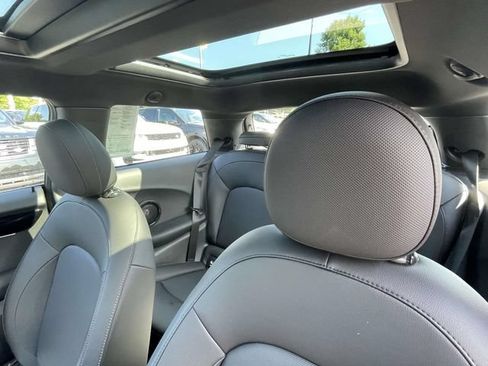 Used 2019 MINI Cooper 2-Door Hardtop w/ Storage Package FWD image 21