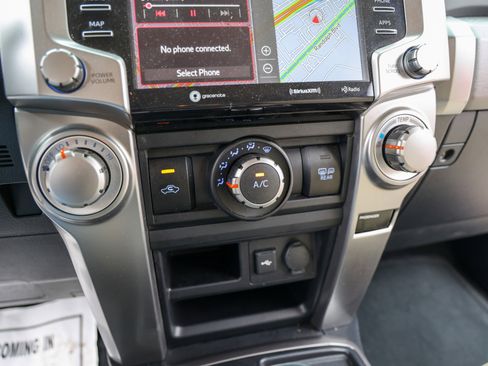 Used 2022 Toyota 4Runner SR5 Premium w/ Moonroof Package RWD image 24