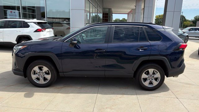 Used 2025 Toyota RAV4 XLE AWD/4WD image 4