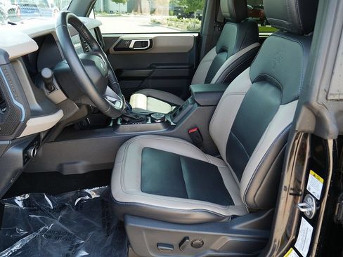 Used 2024 Ford Bronco Wildtrak AWD/4WD image 11