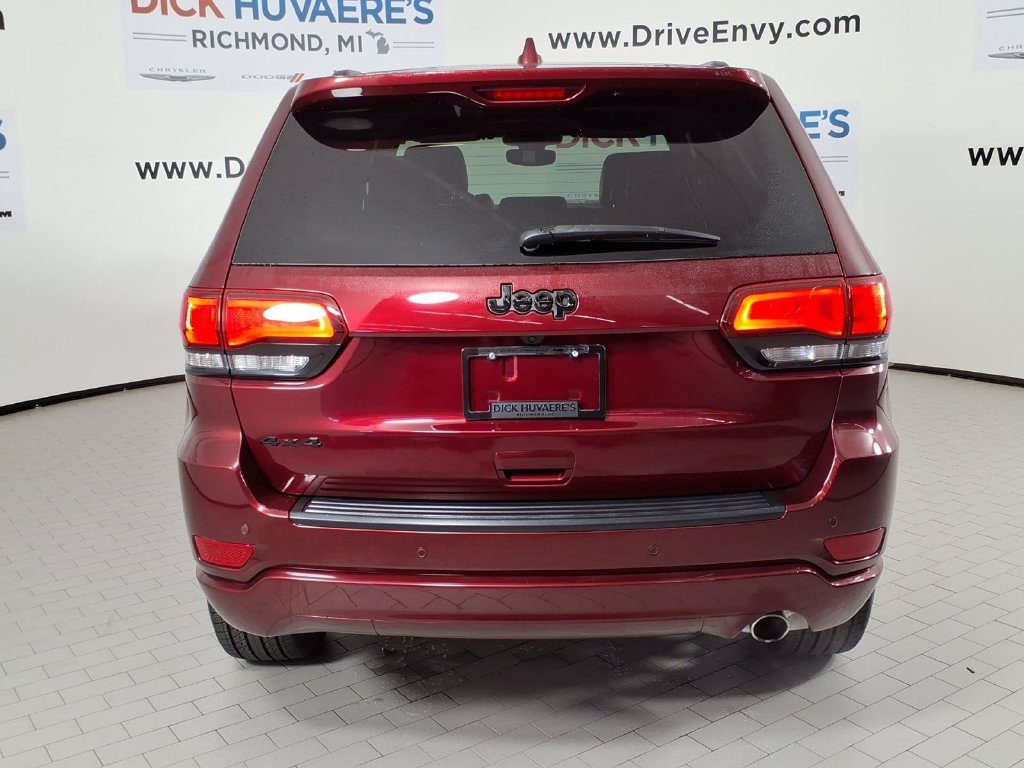 Used 2022 Jeep Grand Cherokee Laredo X AWD/4WD image 5