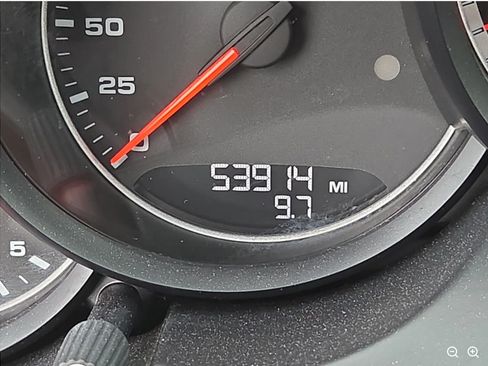 Used 2012 Porsche Cayenne Turbo AWD/4WD image 7