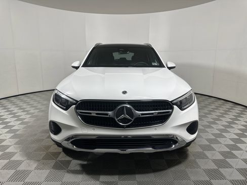 Used 2025 Mercedes-Benz GLC 300 4MATIC image 2