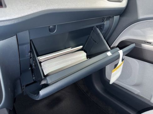 New 2025 Ford Maverick XLT w/ XLT Luxury Package image 32