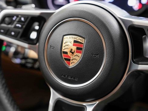 Used 2018 Porsche Panamera image 31