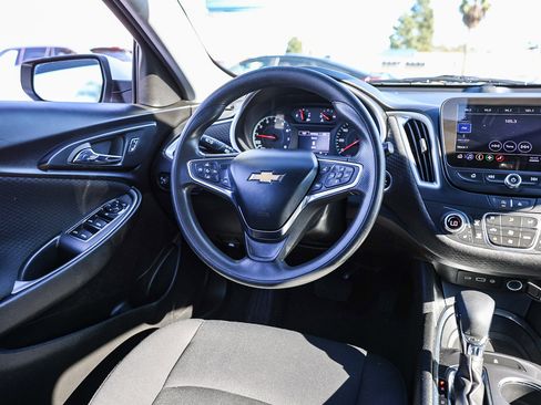 Used 2023 Chevrolet Malibu LT image 4