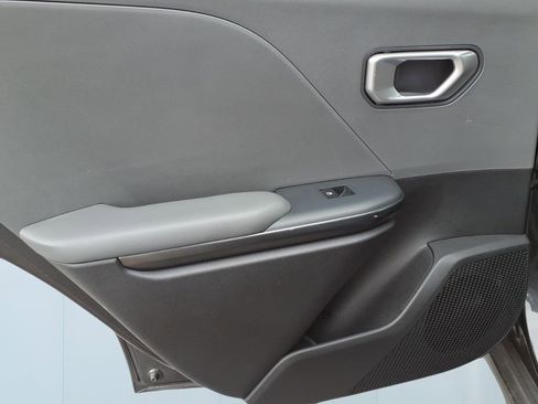 Used 2025 Kia K4 FWD image 10