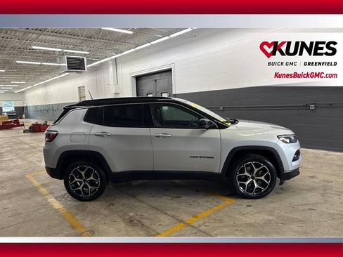 Used 2025 Jeep Compass Limited AWD/4WD image 4