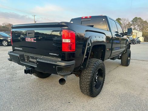Used 2015 GMC Sierra 2500 Denali w/ Duramax Plus Package image 9