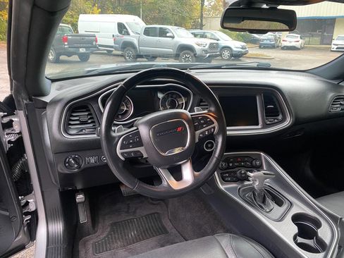 Used 2016 Dodge Challenger SXT Plus image 14