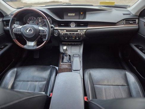 Used 2017 Lexus ES 350 w/ Luxury Package image 11