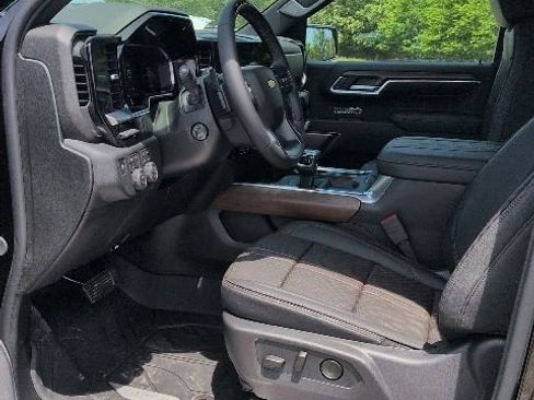 New 2026 Chevrolet Silverado 1500 High Country w/ High Country Premium Package AWD/4WD image 8