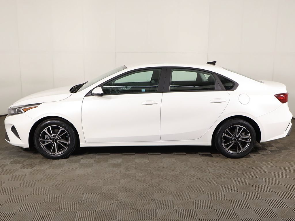 Used 2022 Kia Forte LXS w/ LXS Technology Package FWD image 19