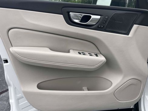 Certified 2024 Volvo XC60 B5 Ultimate w/ Protection Package Premier AWD/4WD image 15