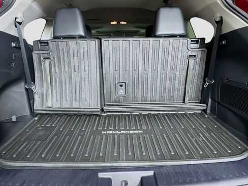 Used 2022 Toyota Highlander XLE image 29