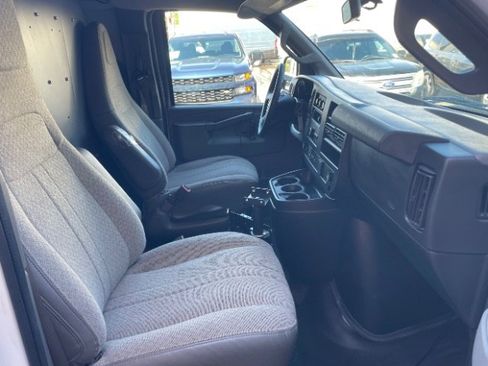 Used 2021 Chevrolet Express 2500 RWD image 15