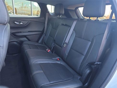 Used 2024 Chevrolet Blazer LT FWD image 32