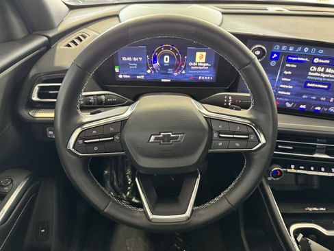 Used 2025 Chevrolet Traverse LT w/ Midnight/Sport Edition AWD/4WD image 18