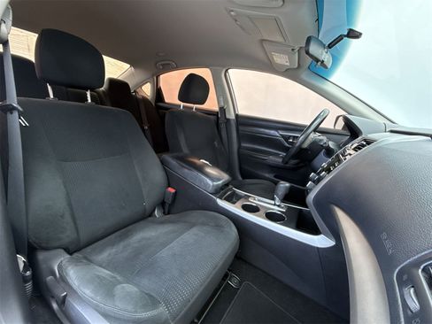 Used 2015 Nissan Altima 2.5 SV image 13