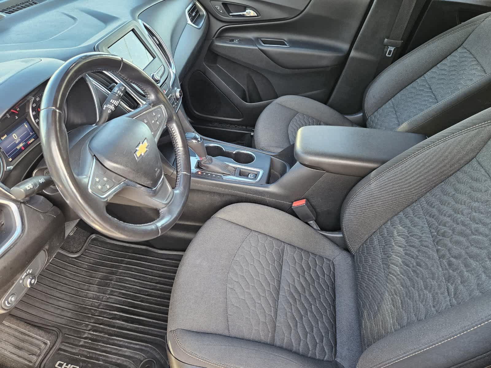 Used 2019 Chevrolet Equinox LT FWD image 2