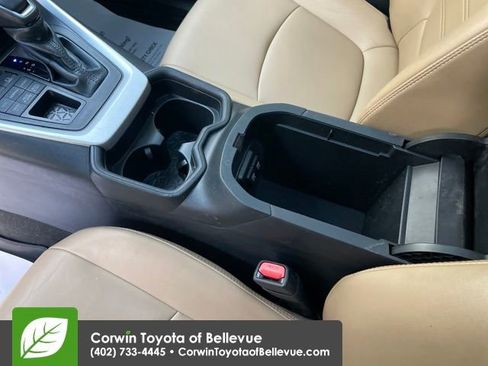 Used 2019 Toyota RAV4 XLE Premium image 25