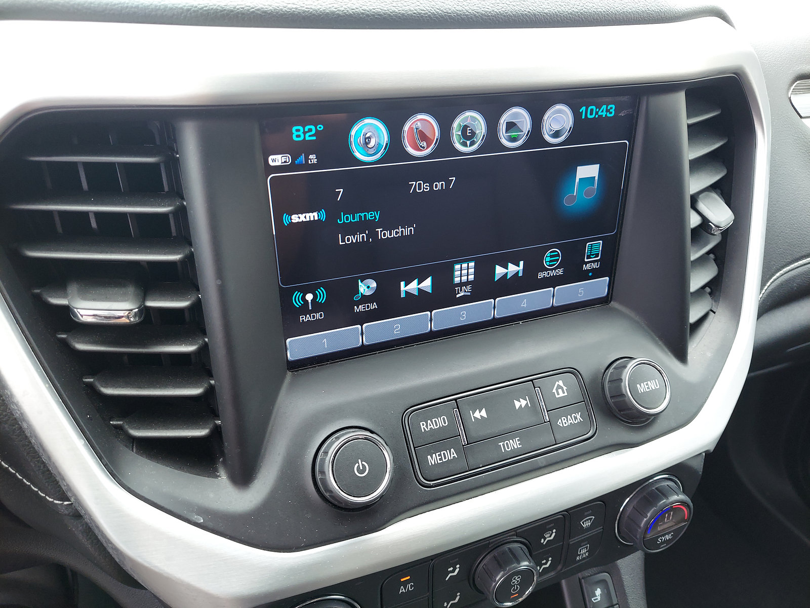 Used 2019 GMC Acadia SLT w/ LPO, Floor Liner Package FWD image 16