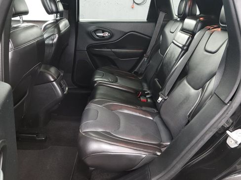 Used 2015 Jeep Cherokee Limited w/ Luxury Group image 8