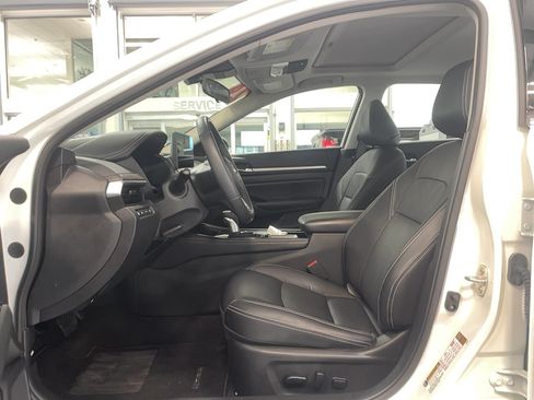 Used 2024 Nissan Altima 2.5 SL AWD/4WD image 6
