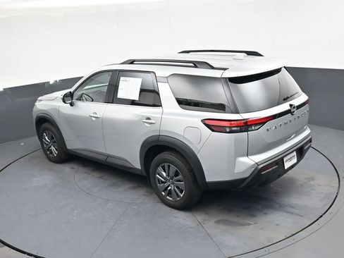 Used 2025 Nissan Pathfinder SV image 33